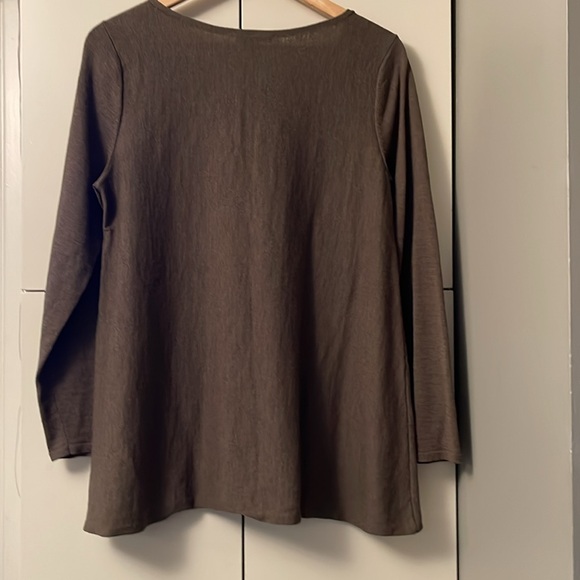 Eileen Fisher, M, khaki green loose cut, wool knit sweater, scoop neck, as new. - Picture 2 of 9